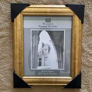 Studio Decor picture frame.